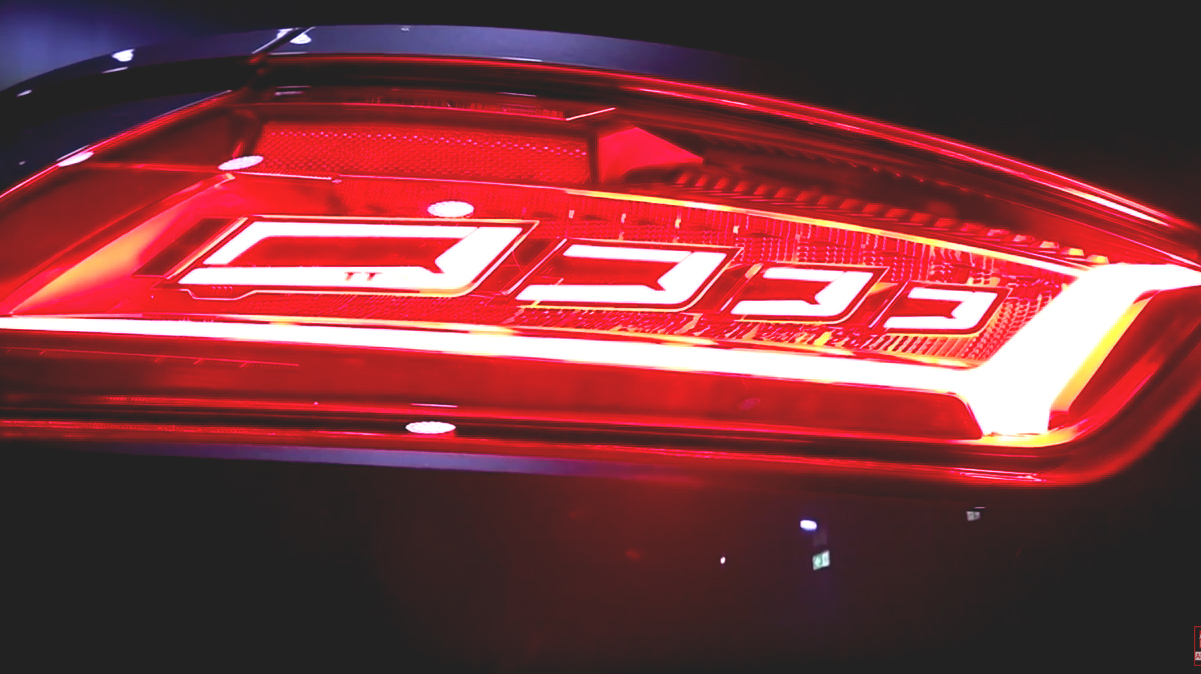 Audi-TTRS-OLED