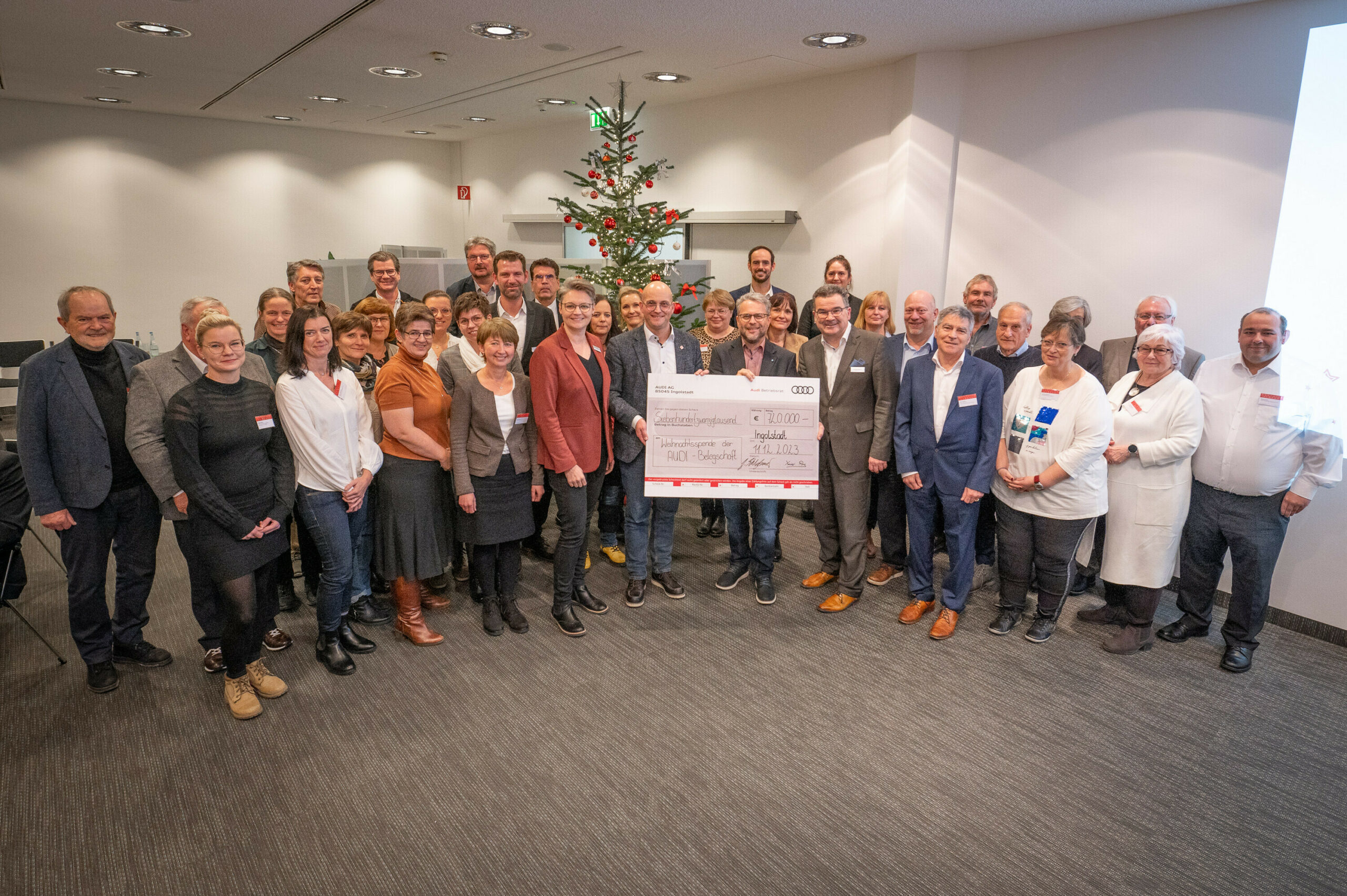 Christmas donation: Audi employees support regional organization
