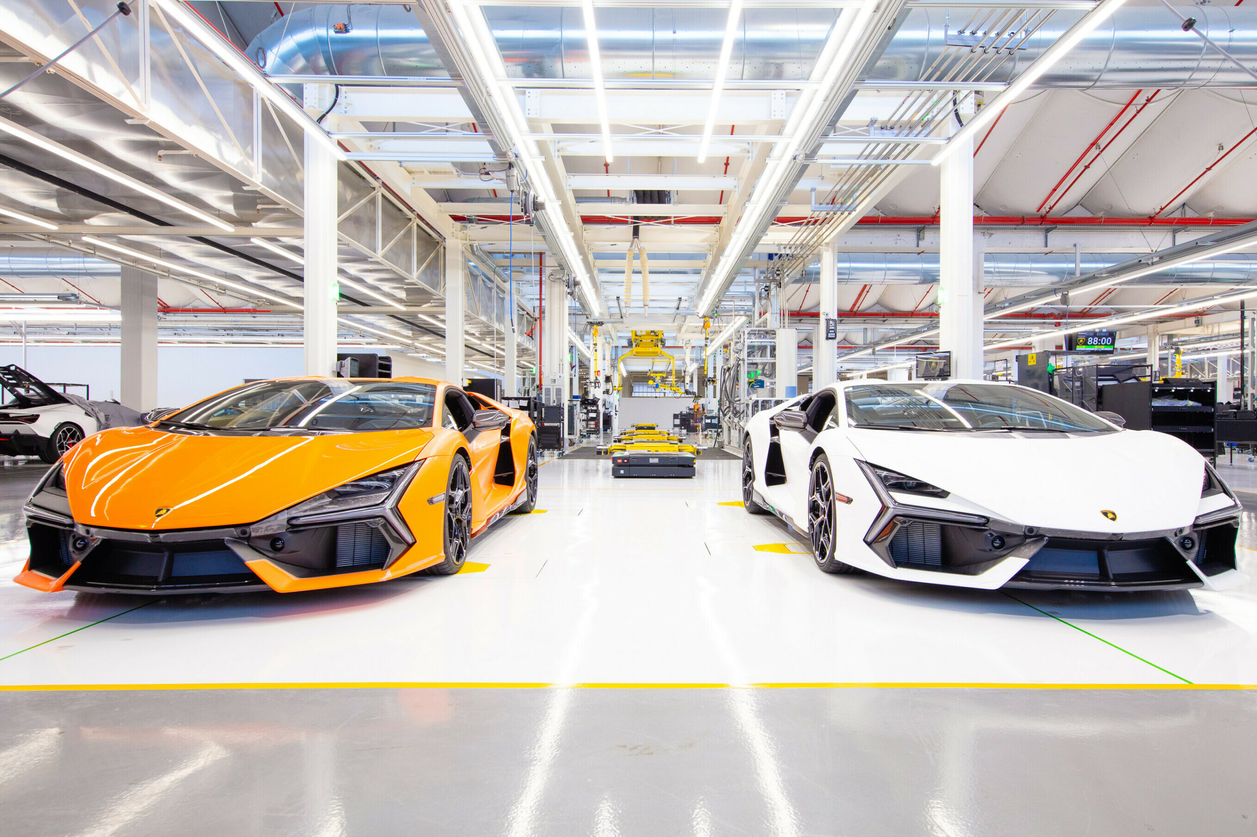 Automobili Lamborghini closes 2023 by setting unprecedented reco