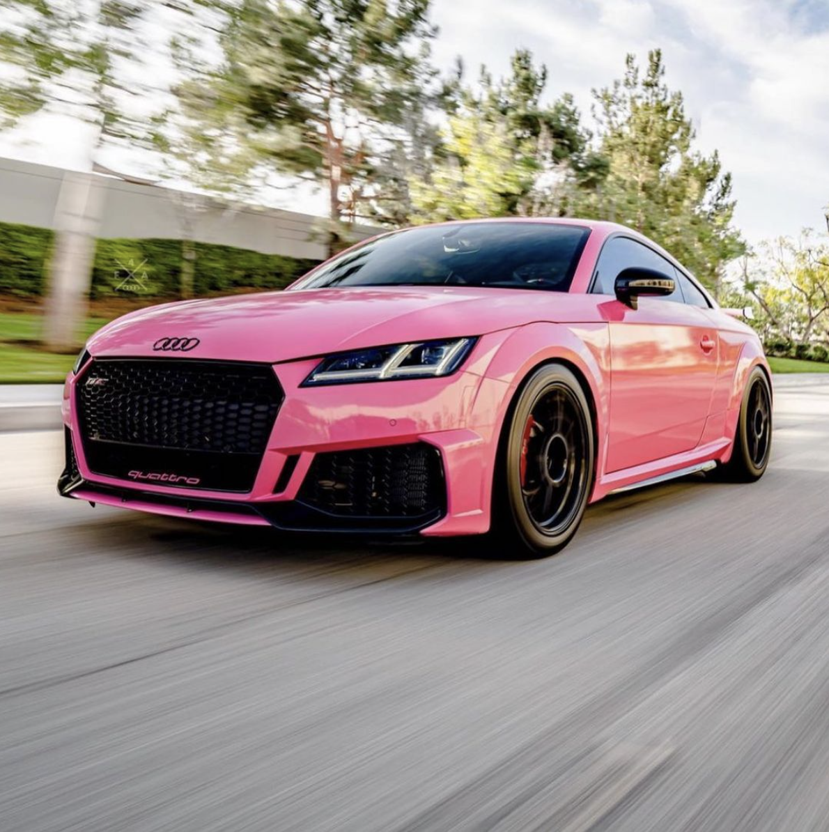 Pink-Audi-TT-RS