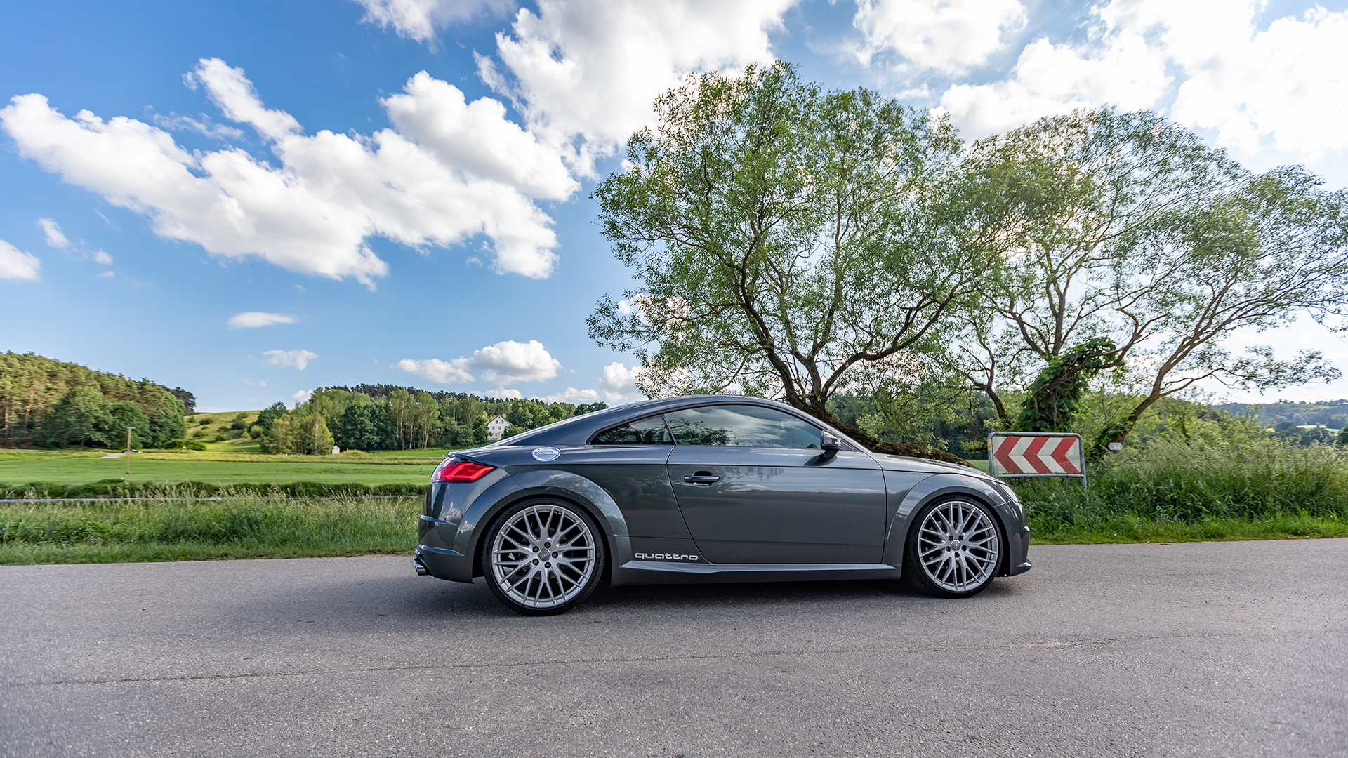 slammed Audi TT Coupé