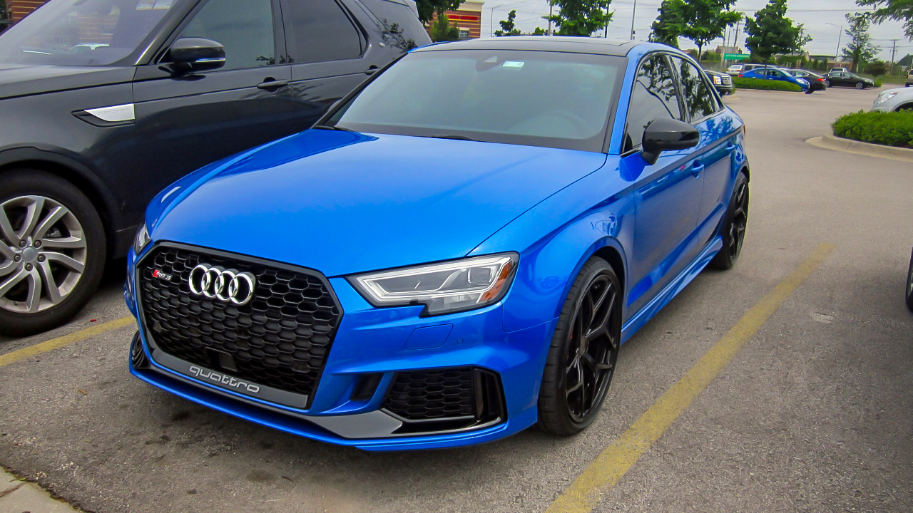 Audi RS3 in Arablau