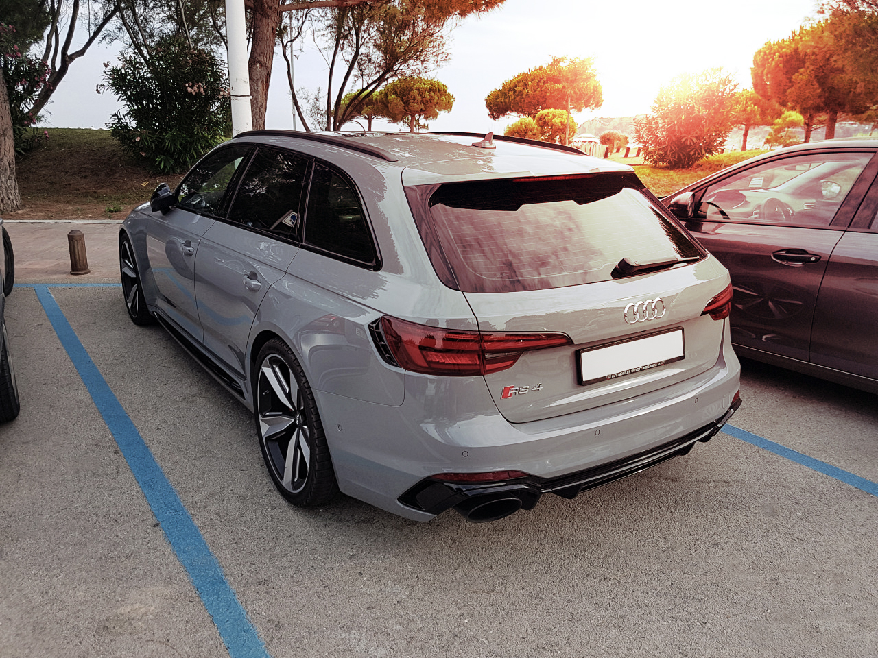 Audi RS4 Avant Nardograu