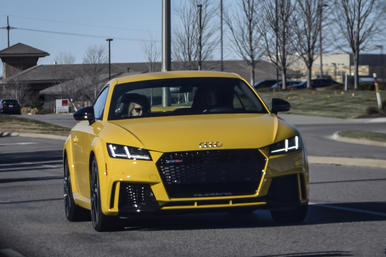 Audi TT RS Vegasgelb