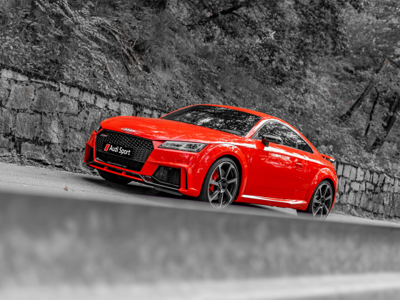Audi TT RS catalunya red
