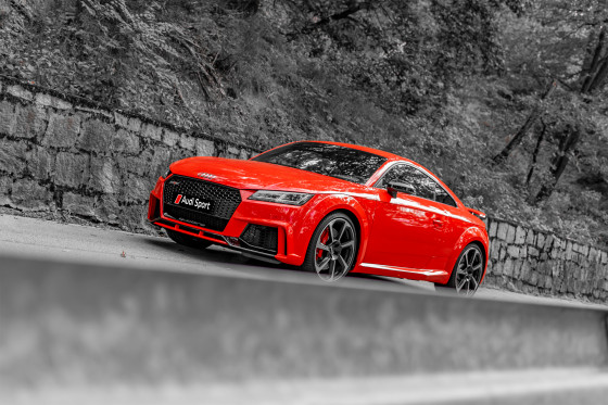 Audi TT RS catalunya red